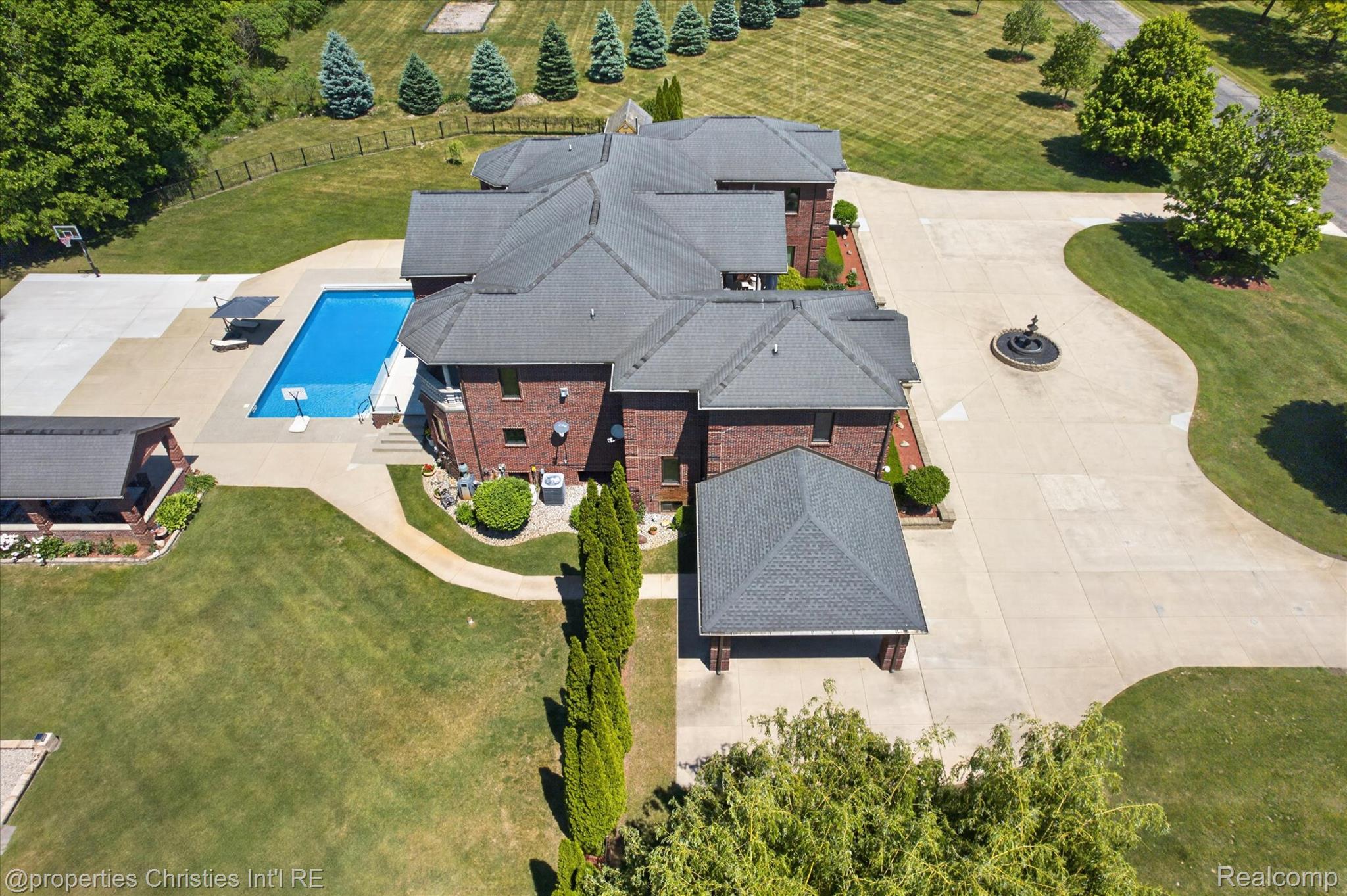 6223 Valleyfield Drive