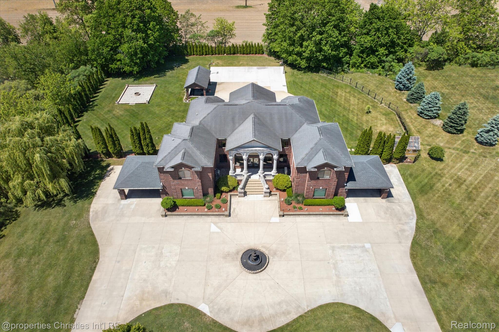 6223 Valleyfield Drive