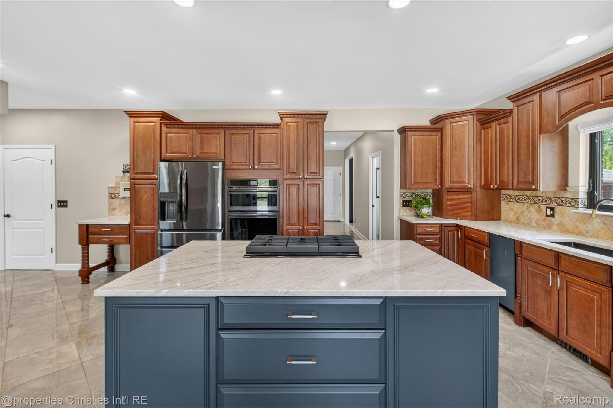 6223 Valleyfield Drive