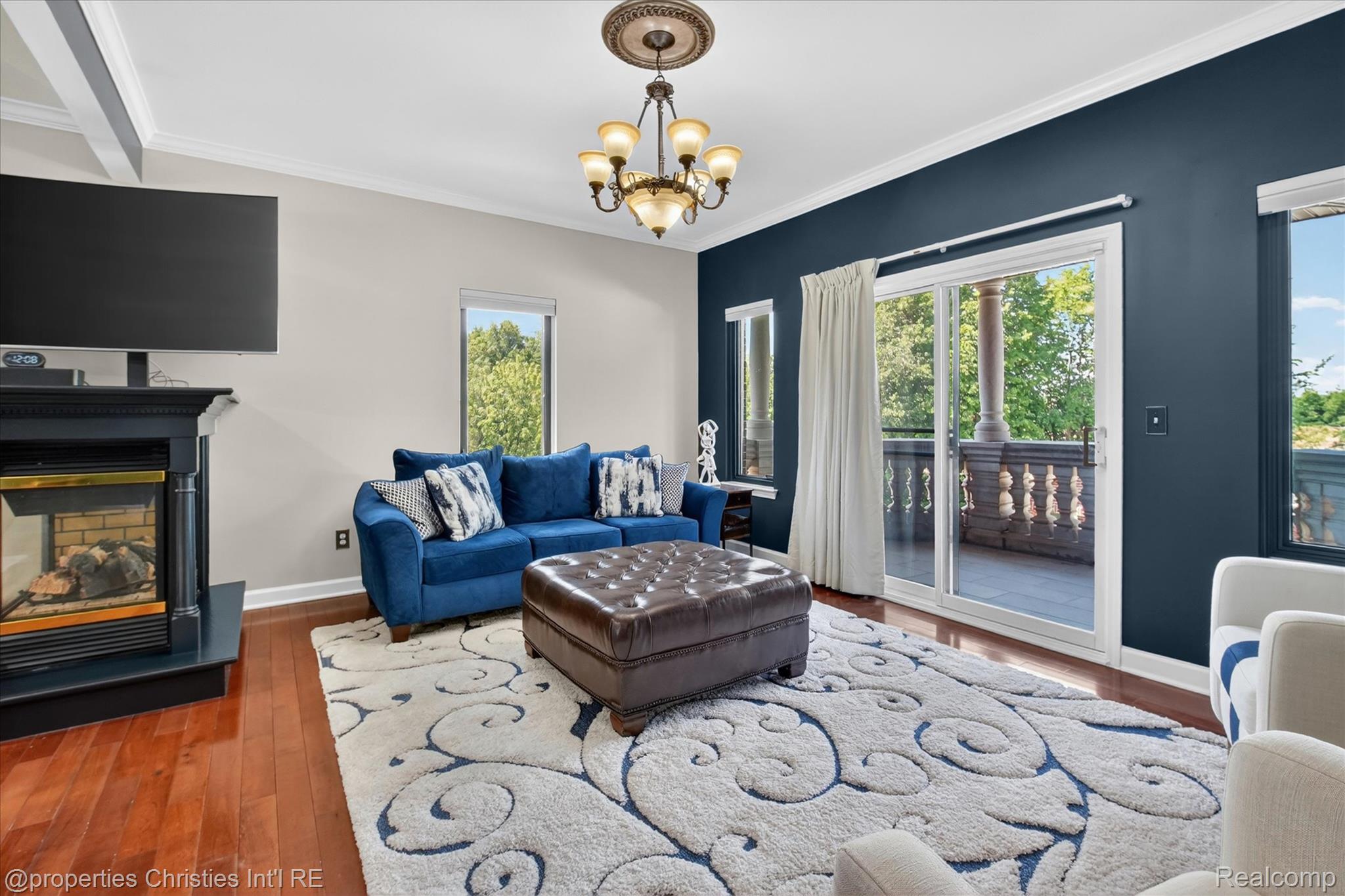 6223 Valleyfield Drive