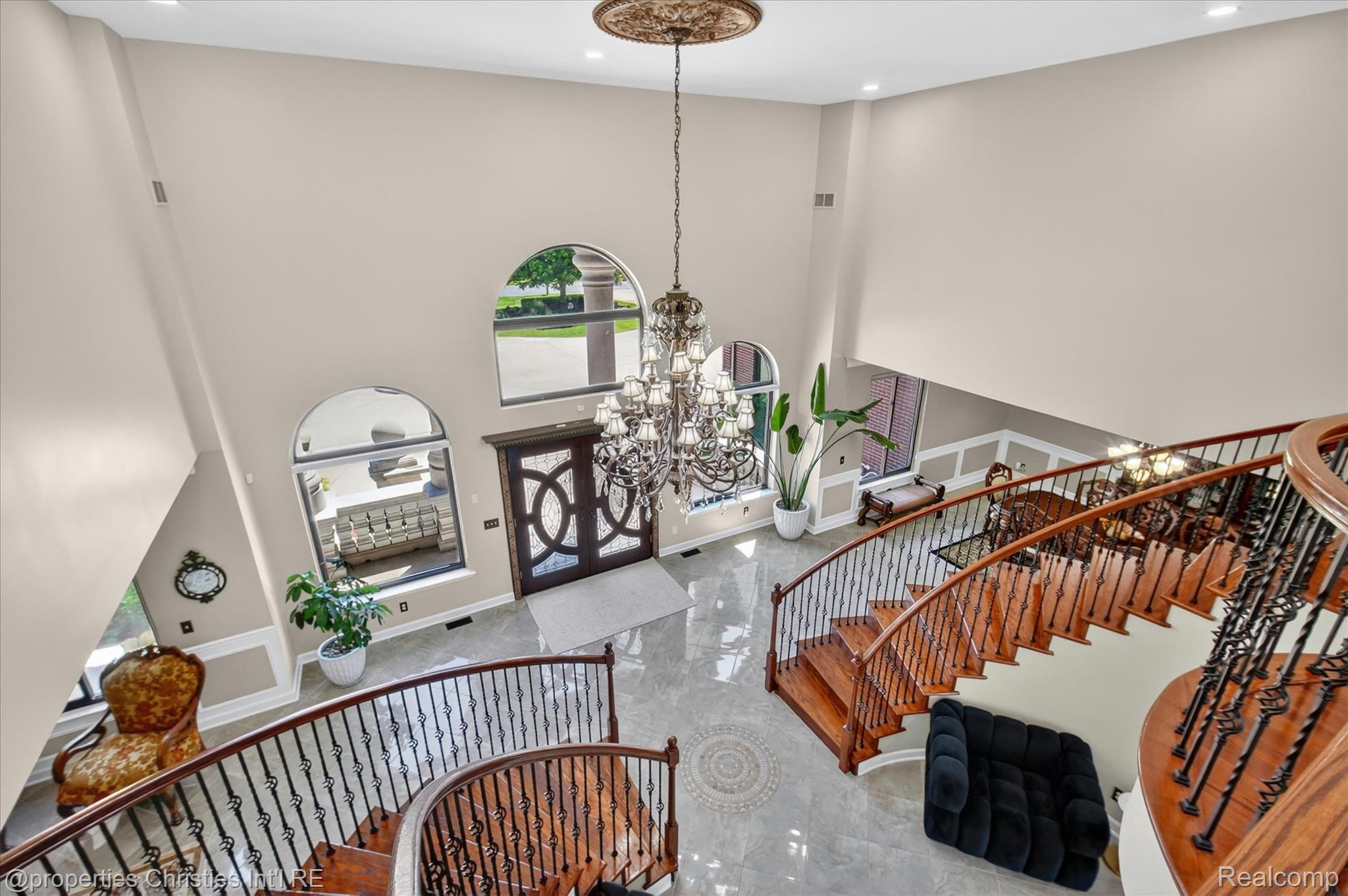 6223 Valleyfield Drive