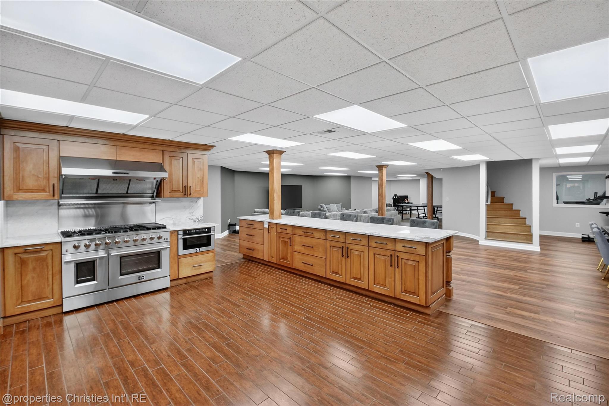 6223 Valleyfield Drive