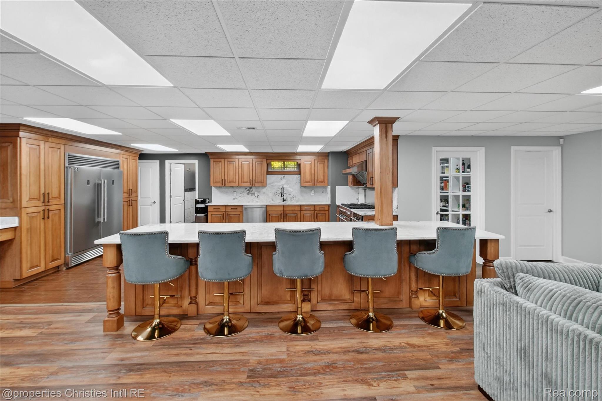 6223 Valleyfield Drive