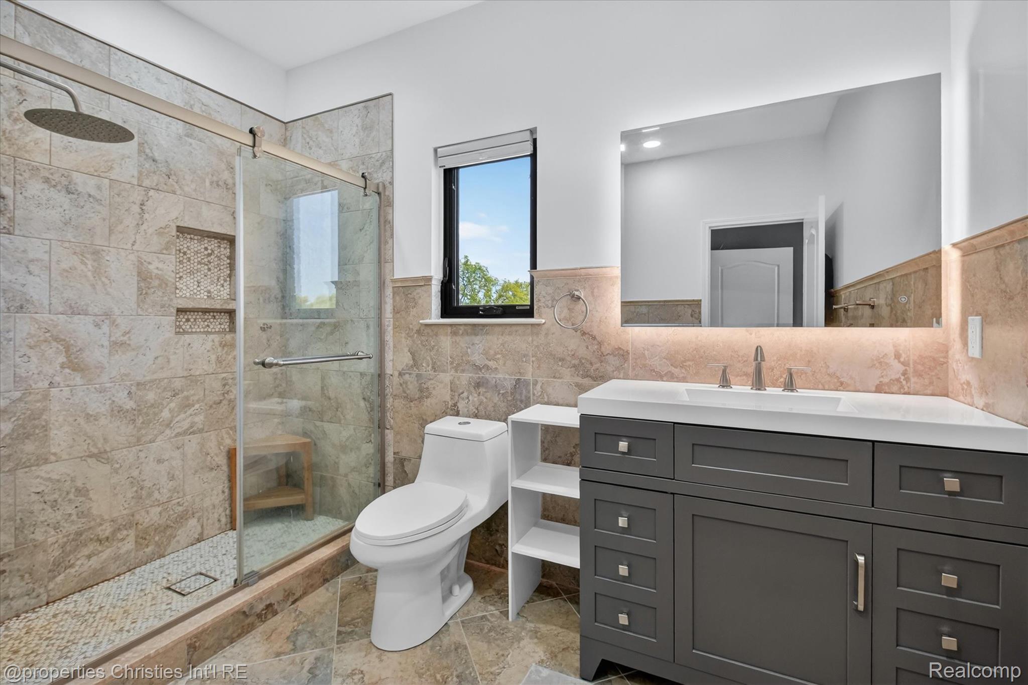 6223 Valleyfield Drive