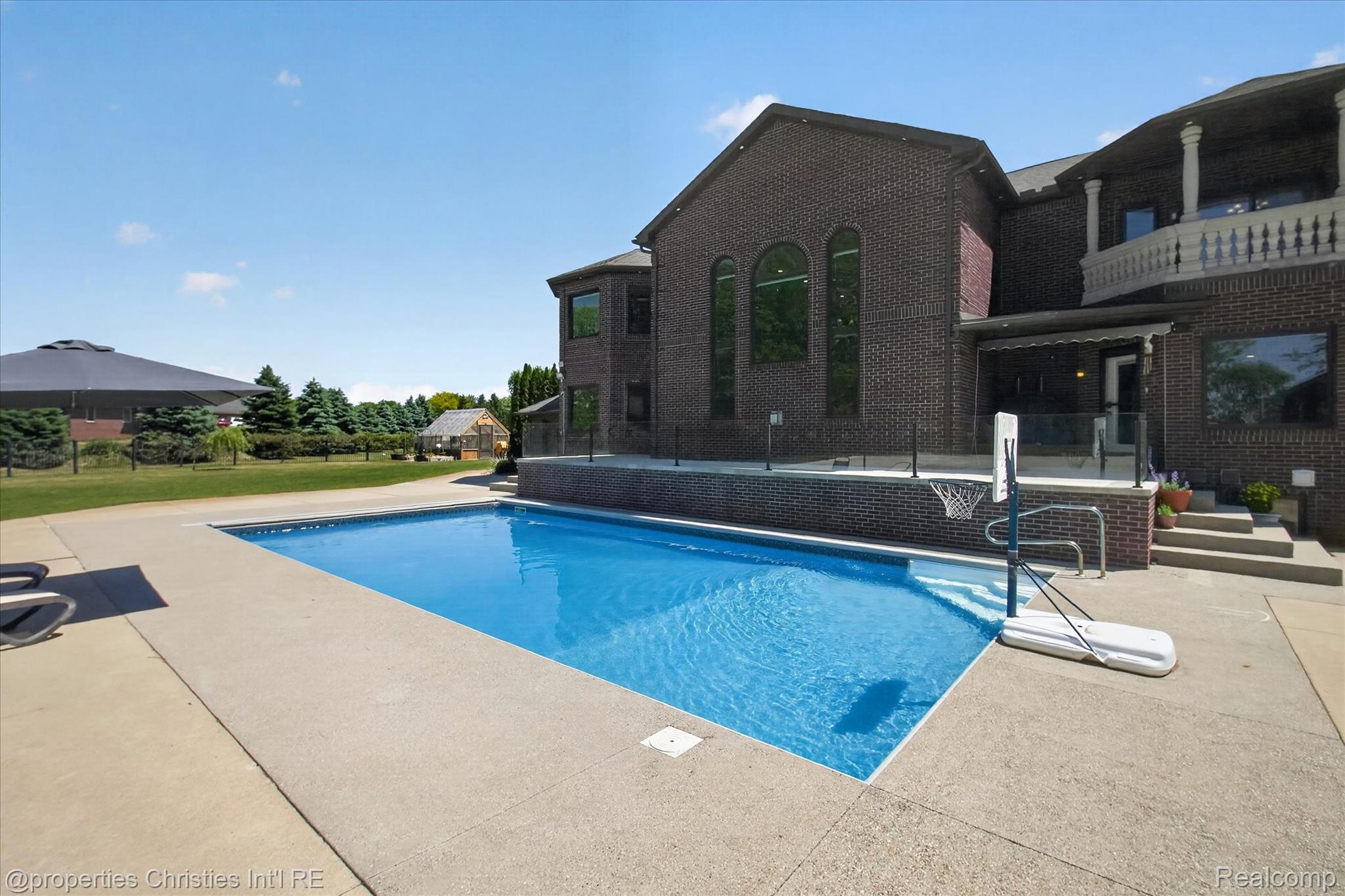 6223 Valleyfield Drive
