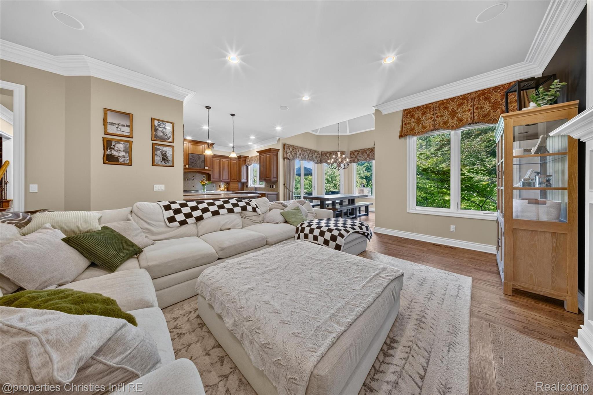 47825 Bellagio DR