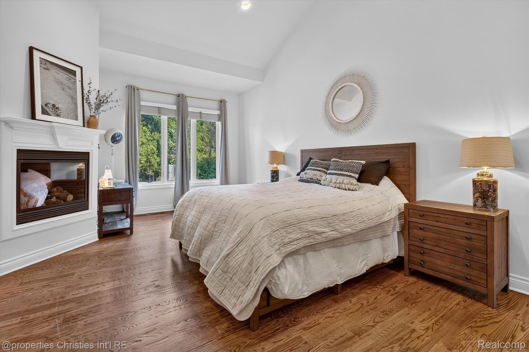47825 Bellagio DR