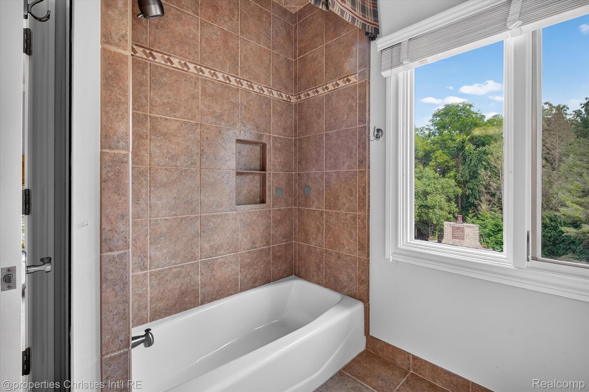 47825 Bellagio DR