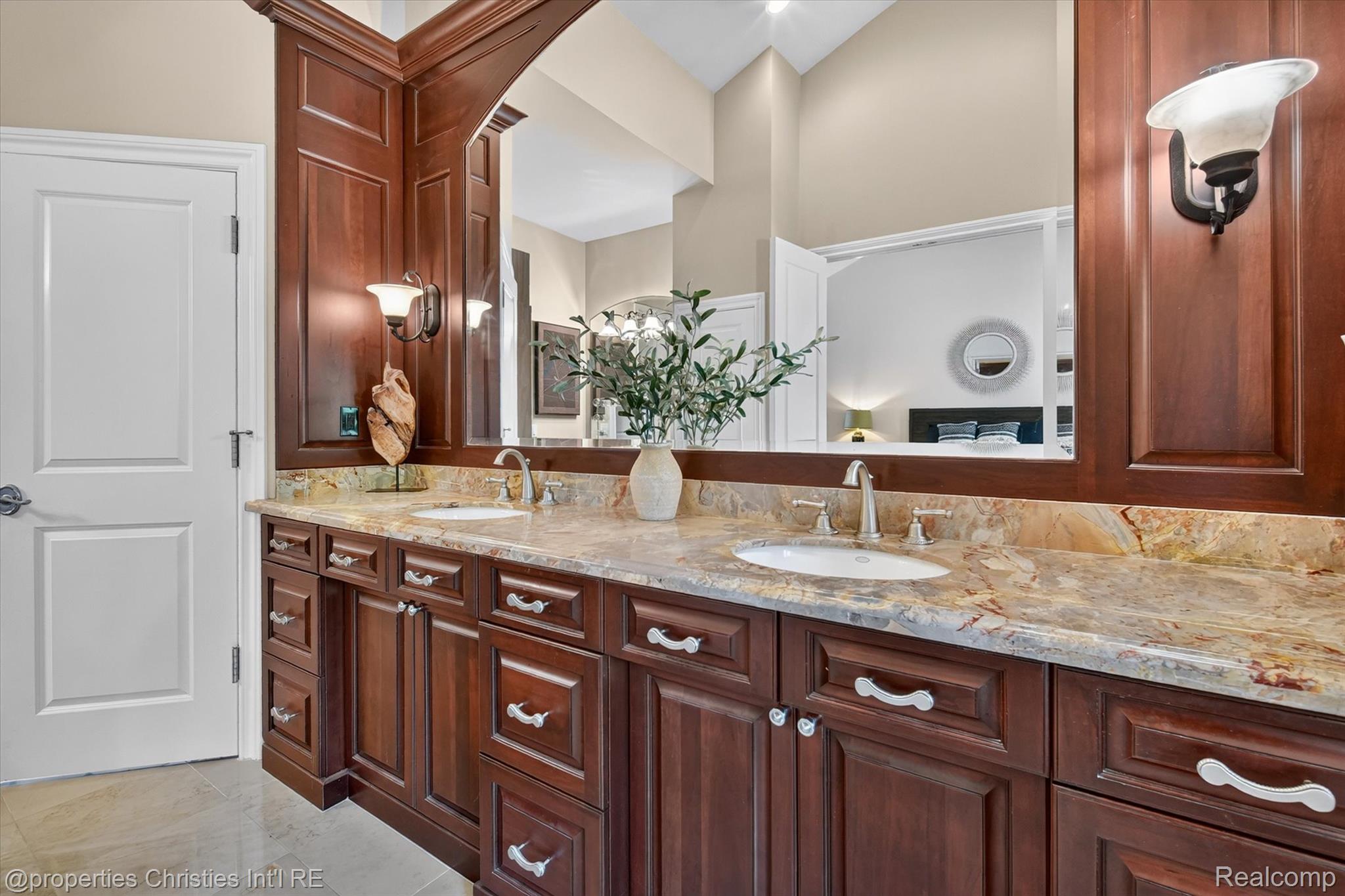47825 Bellagio DR