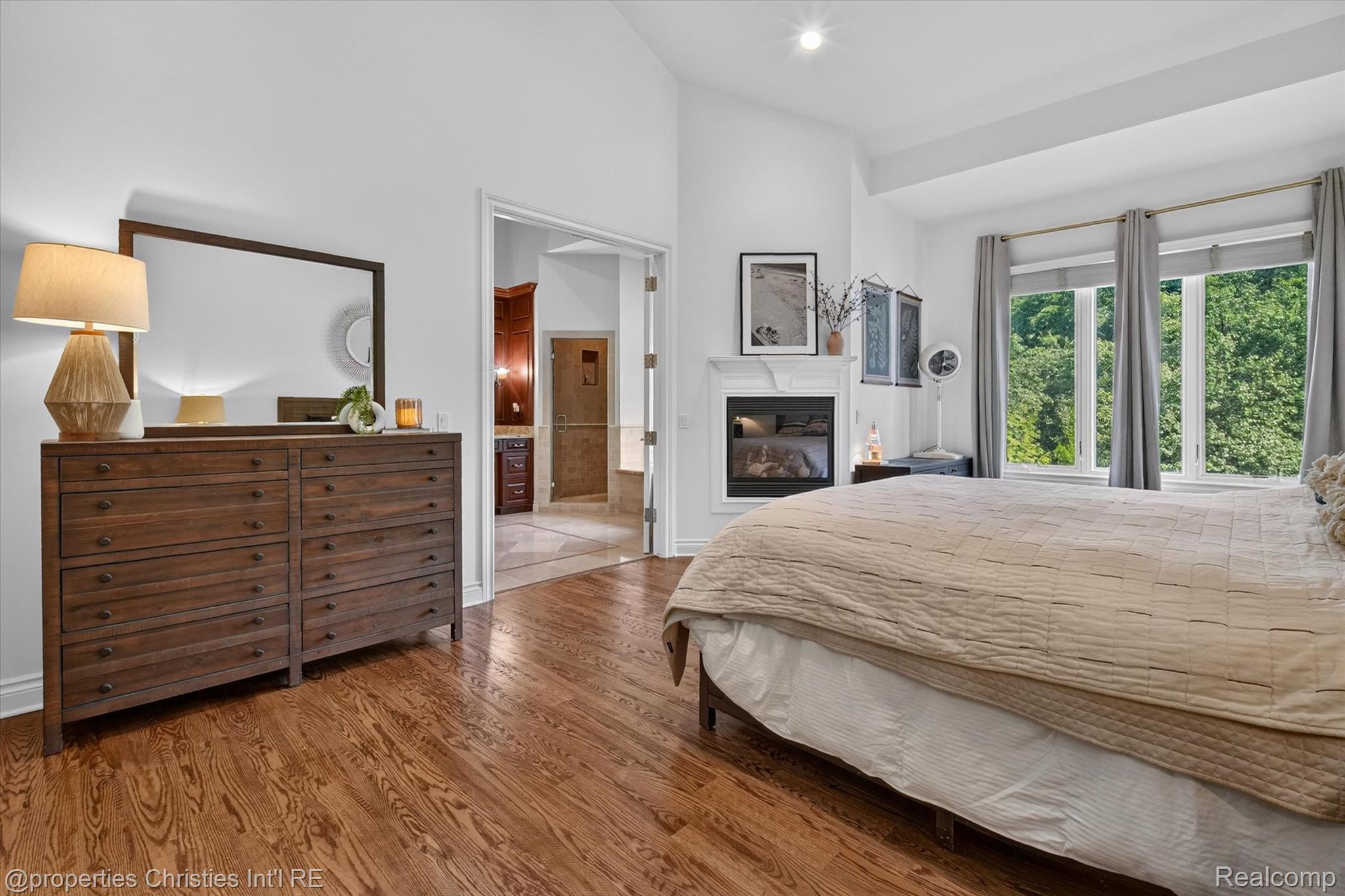 47825 Bellagio DR