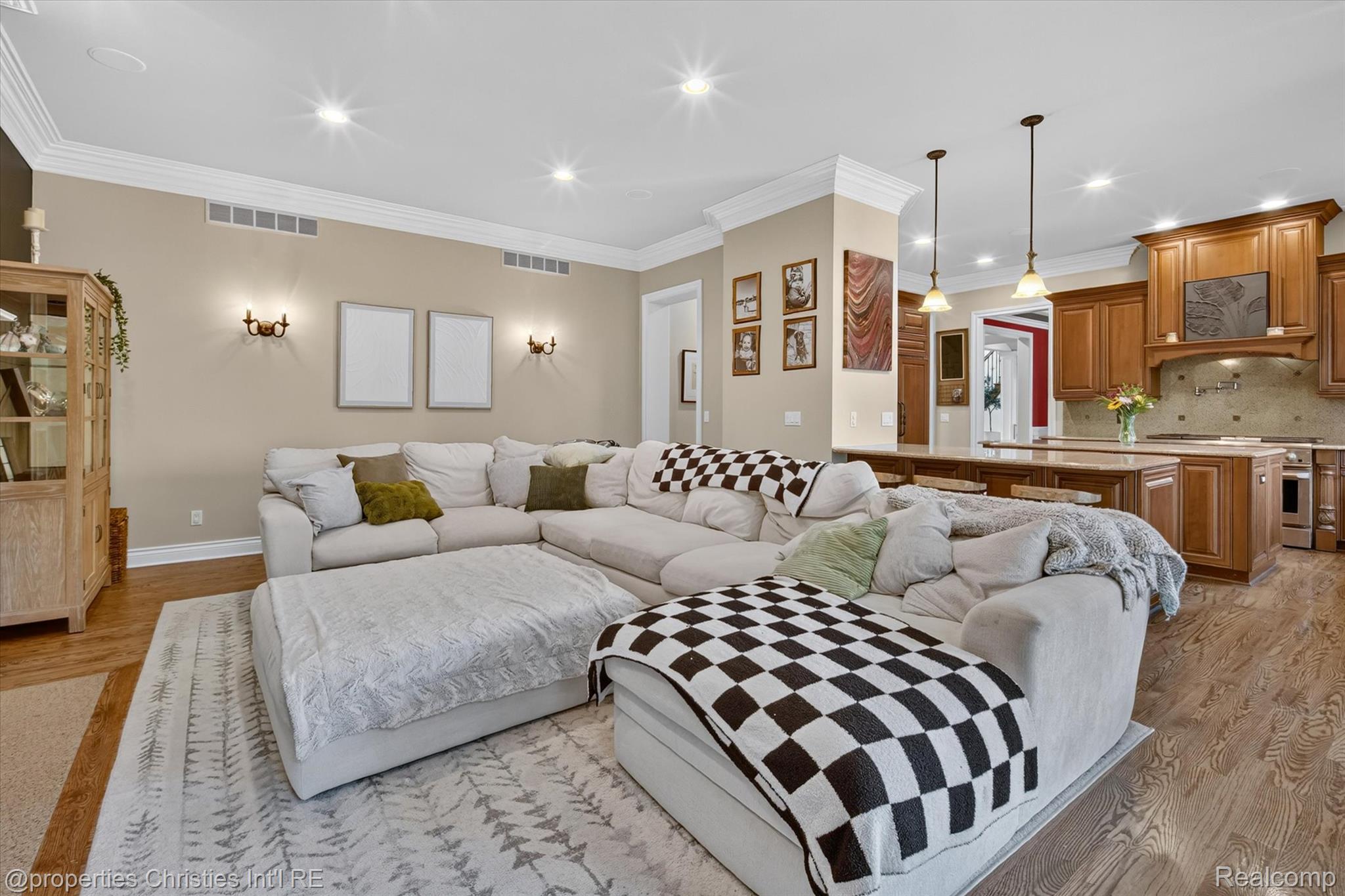 47825 Bellagio DR