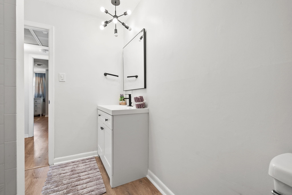 242 Mount Vernon St # 10