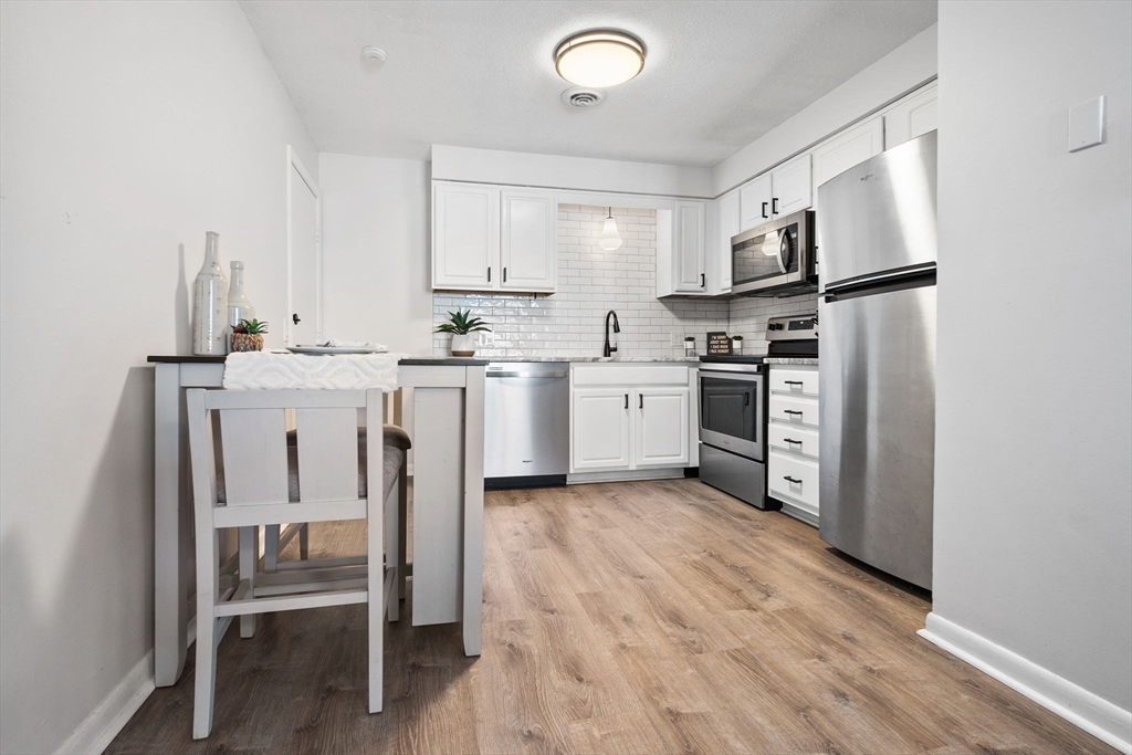 242 Mount Vernon St # 10