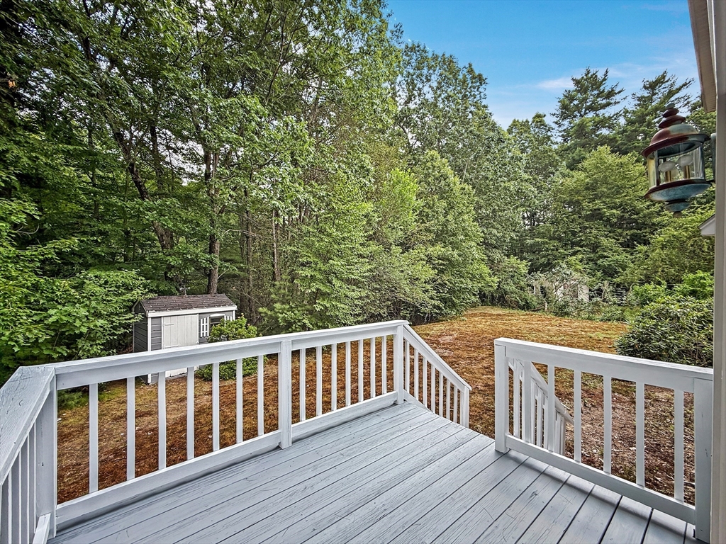 21 Burnside Ln