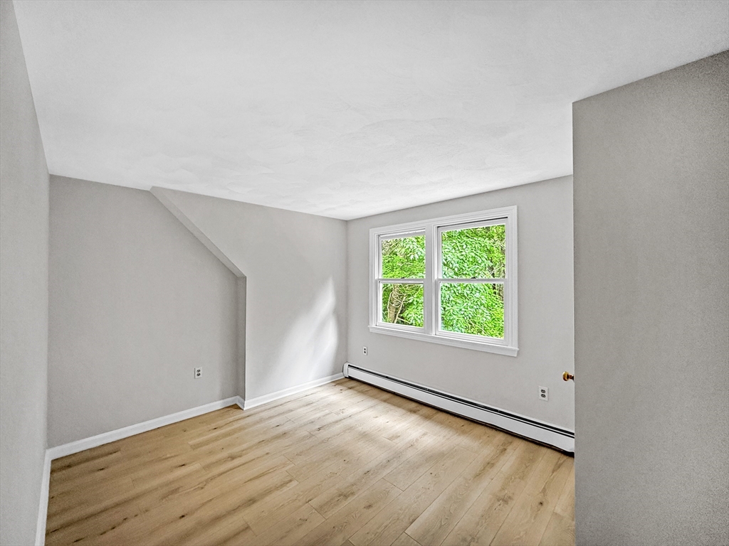 21 Burnside Ln