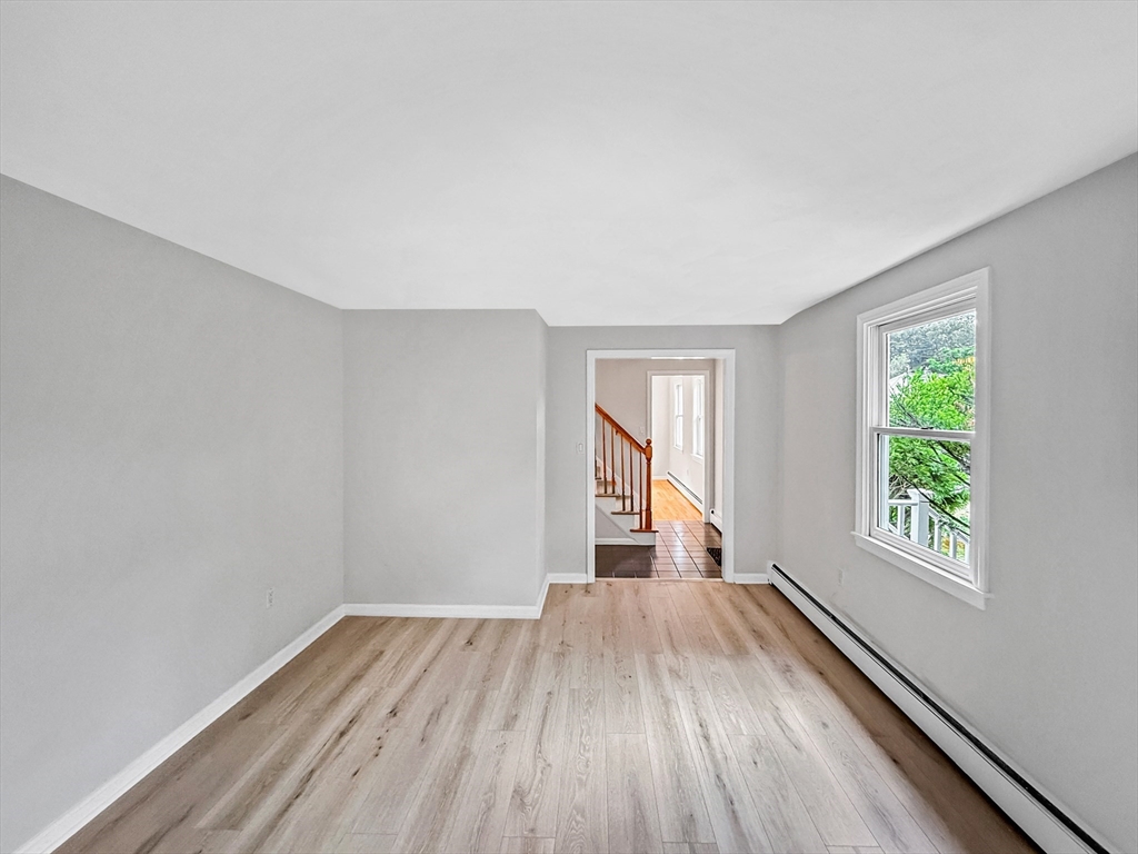 21 Burnside Ln