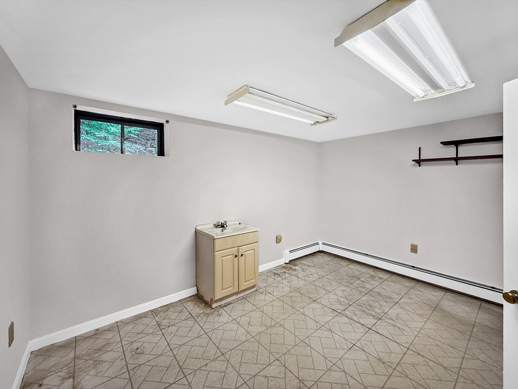 21 Burnside Ln