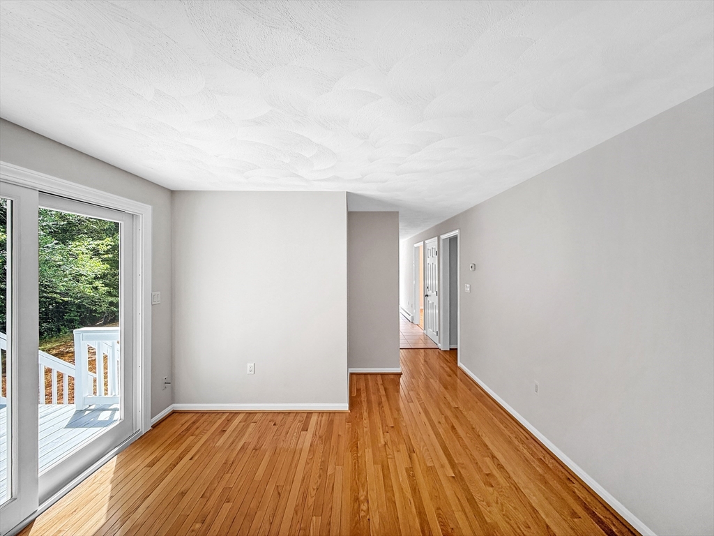 21 Burnside Ln