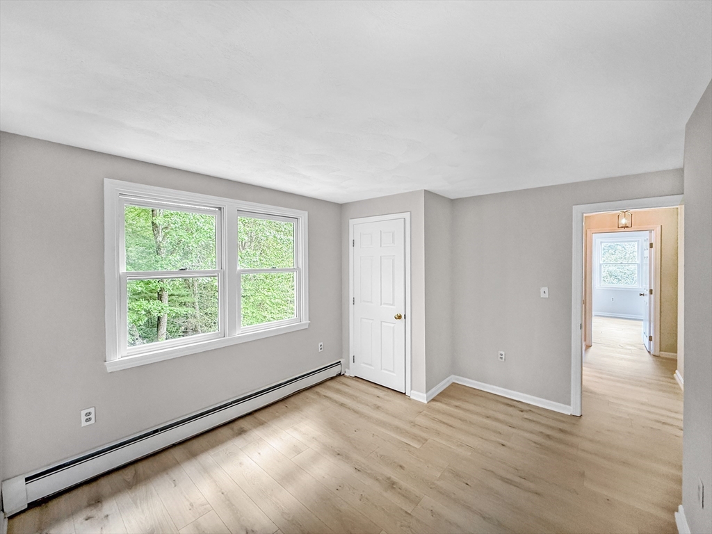 21 Burnside Ln