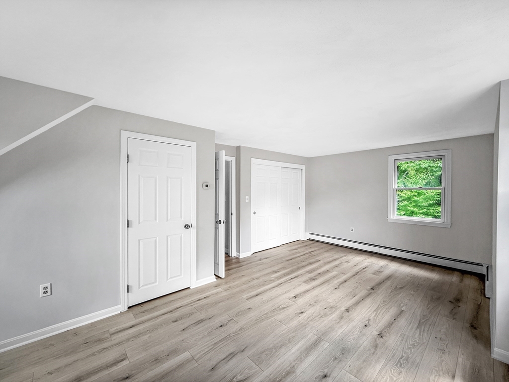 21 Burnside Ln