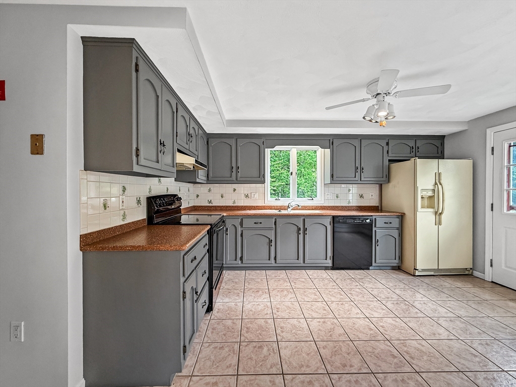 21 Burnside Ln