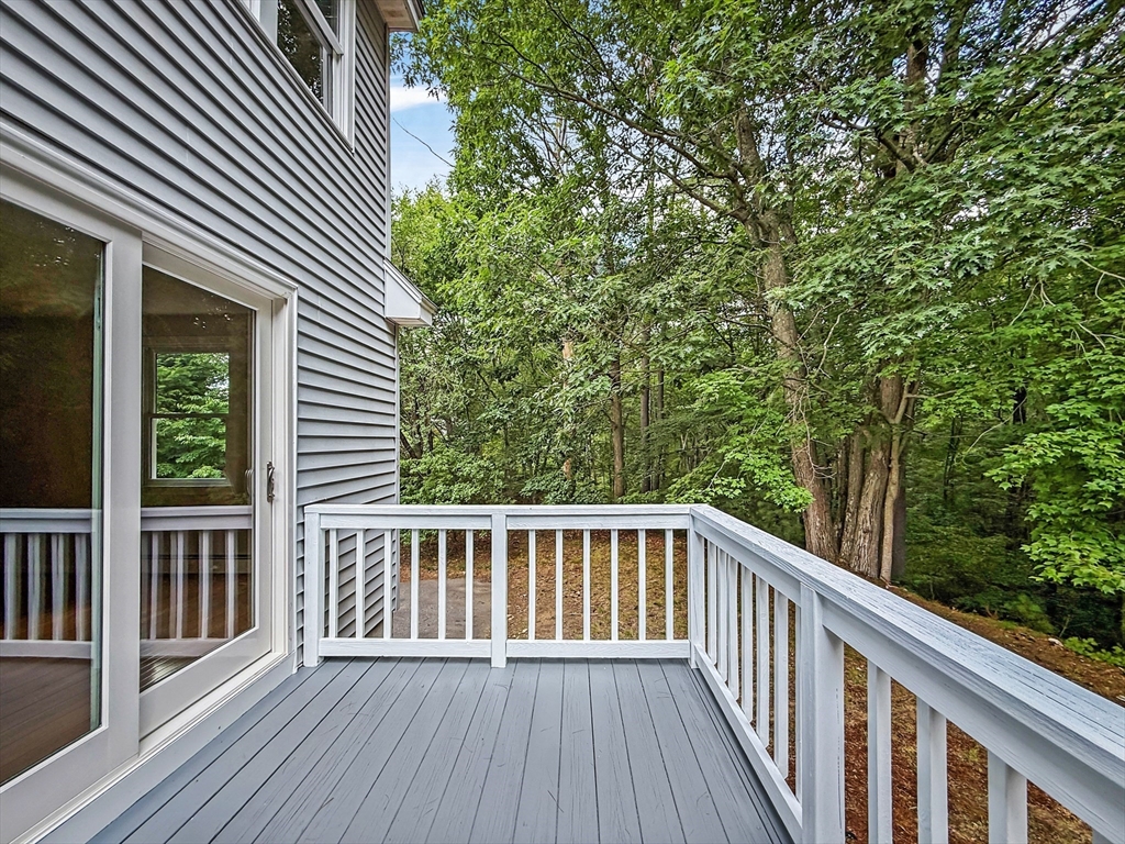 21 Burnside Ln