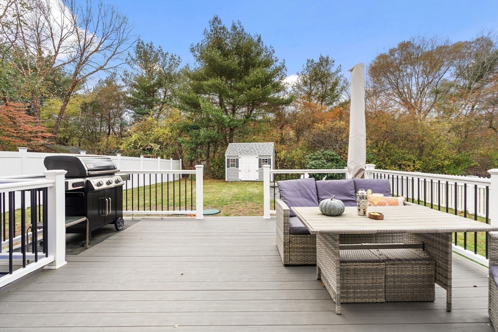 9 Andrews Farm Rd