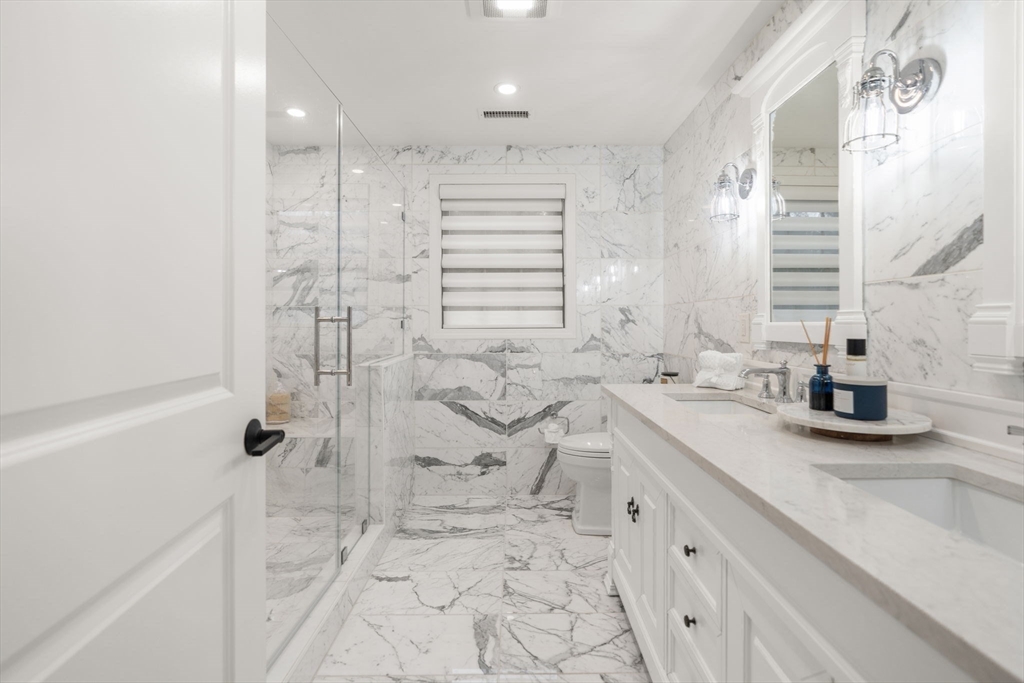 9 Andrews Farm Rd