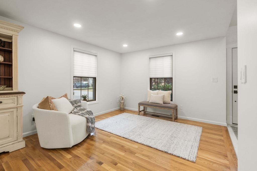 9 Andrews Farm Rd