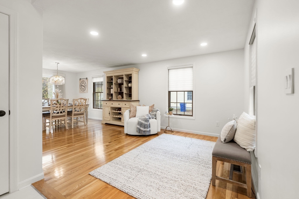 9 Andrews Farm Rd