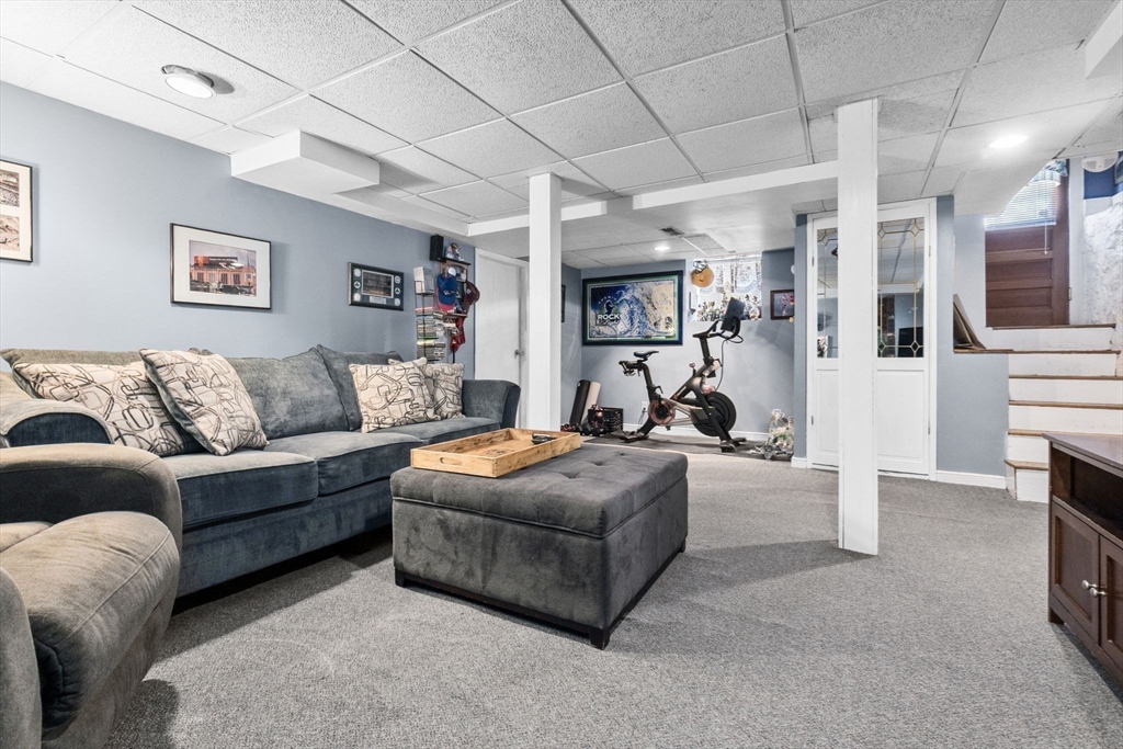 85 Range Ave