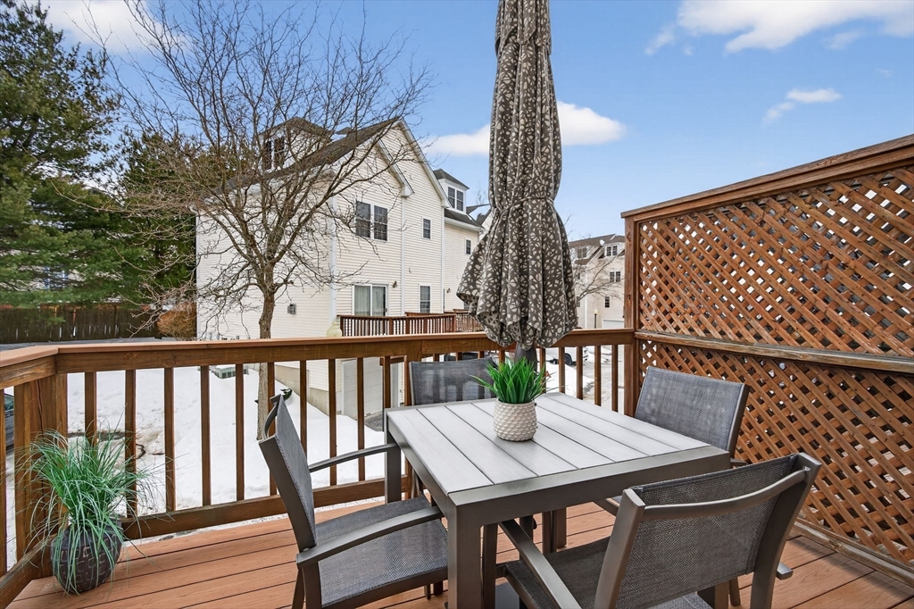 555 Main St # 11
