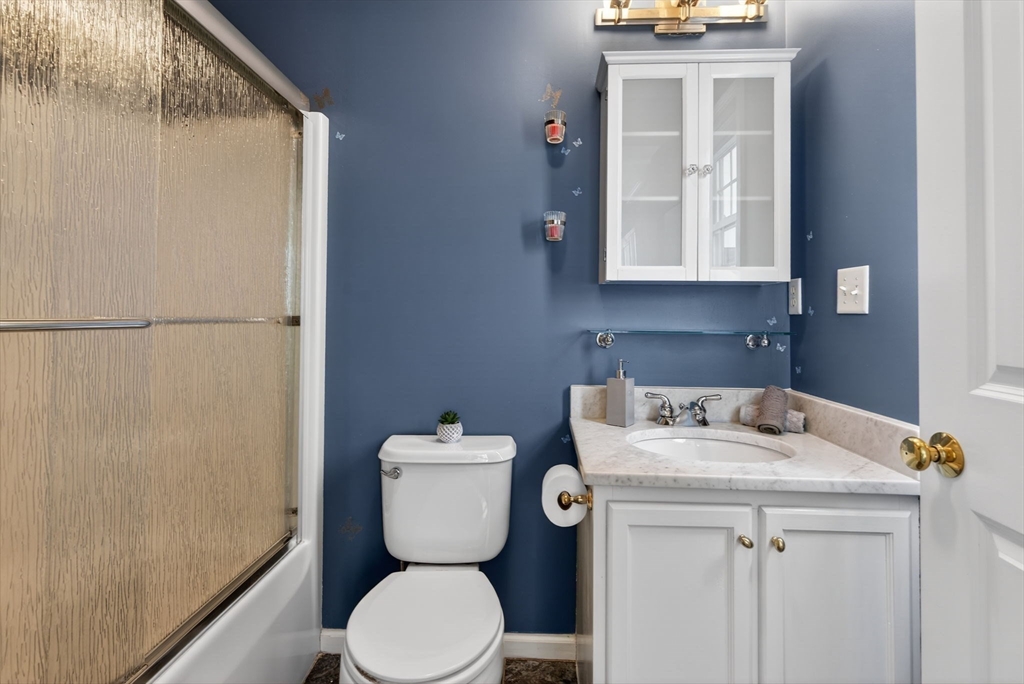 555 Main St # 11