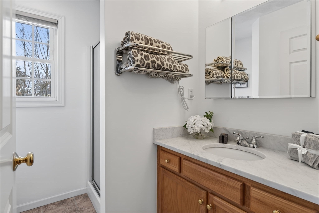 555 Main St # 11