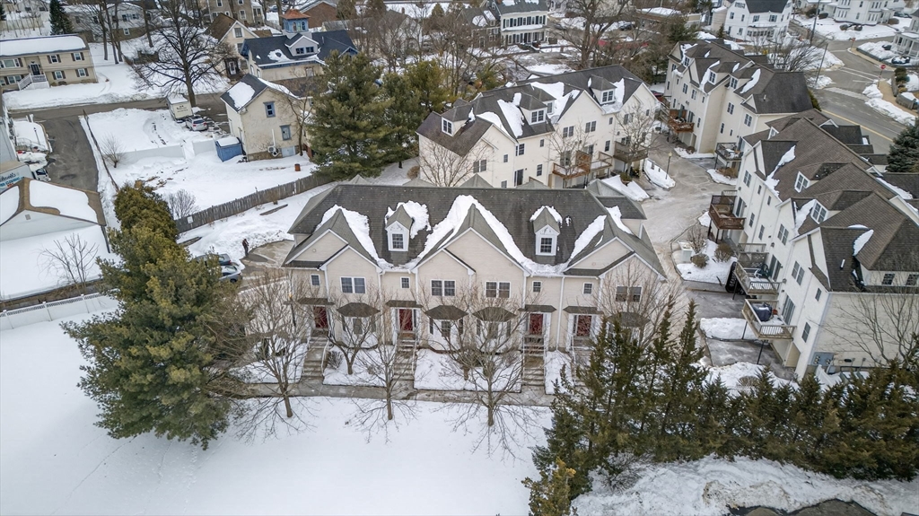 555 Main St # 11