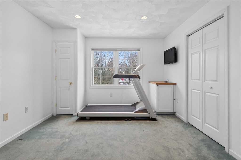 555 Main St # 11
