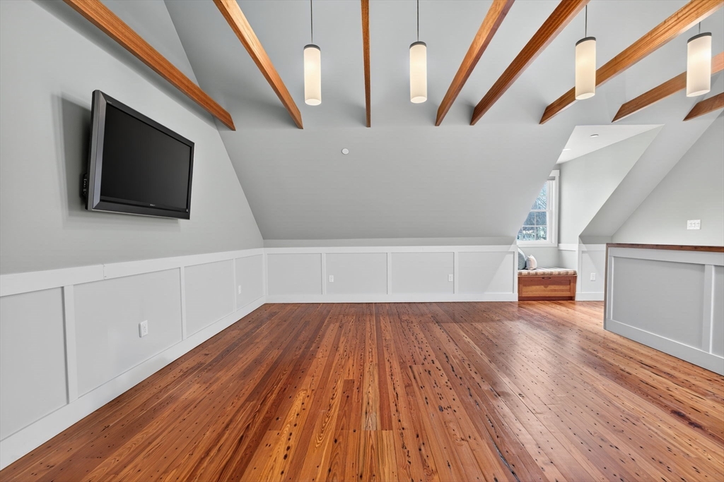 555 Main St # 11