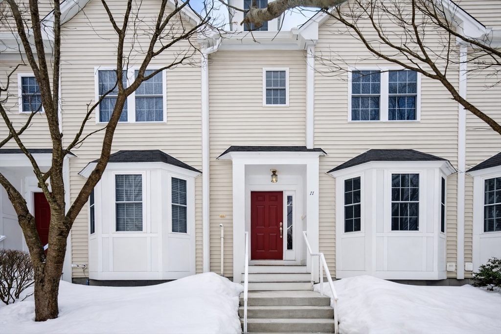 555 Main St # 11
