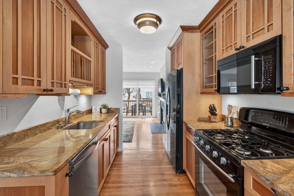 555 Main St # 11