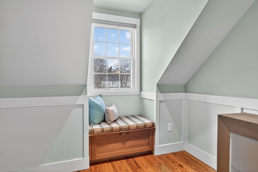 555 Main St # 11