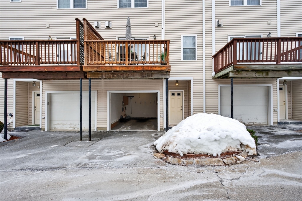 555 Main St # 11