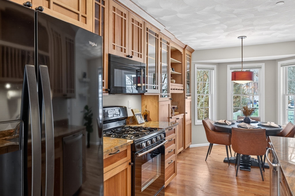 555 Main St # 11