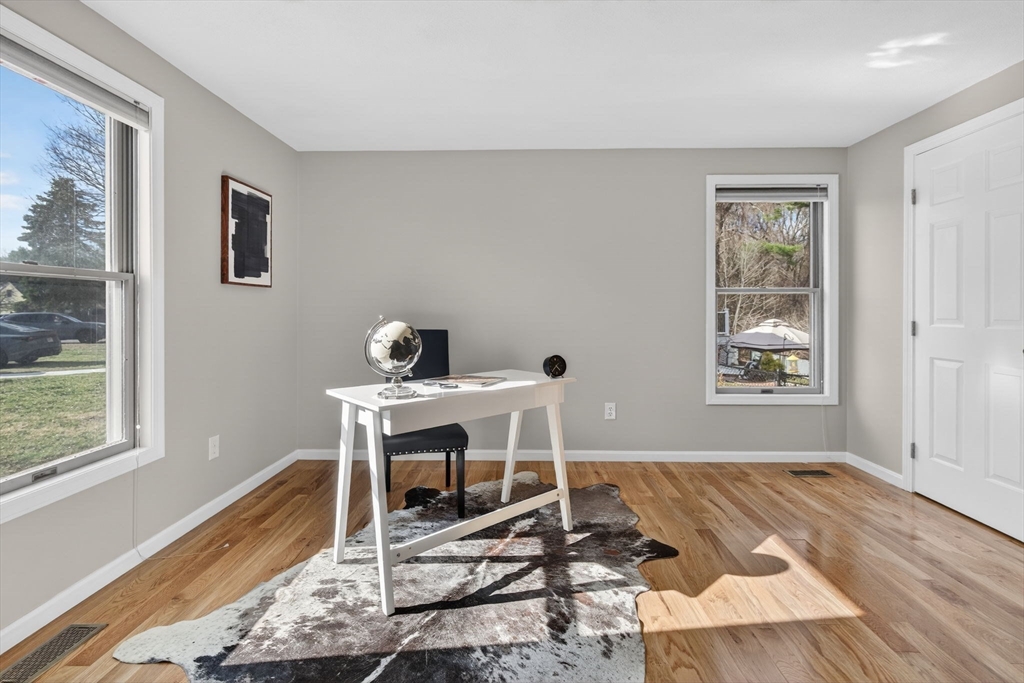 16 Andrews Farm Rd