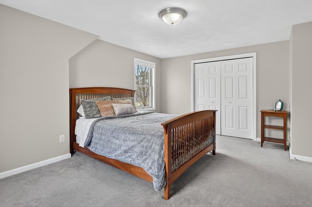 16 Andrews Farm Rd