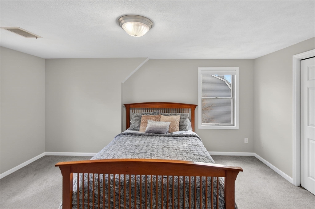 16 Andrews Farm Rd