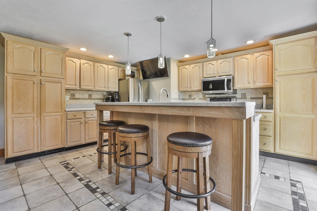 6 Phaneuf St