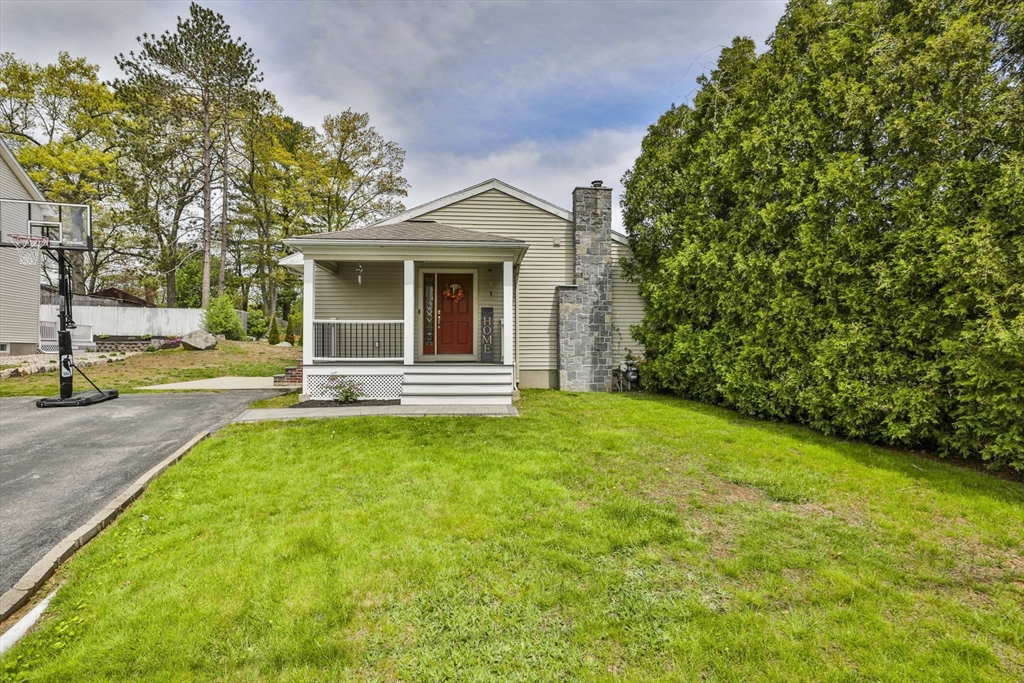 6 Phaneuf St