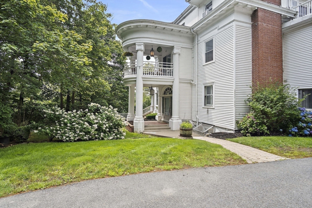 1401 Great Pond Road # 8