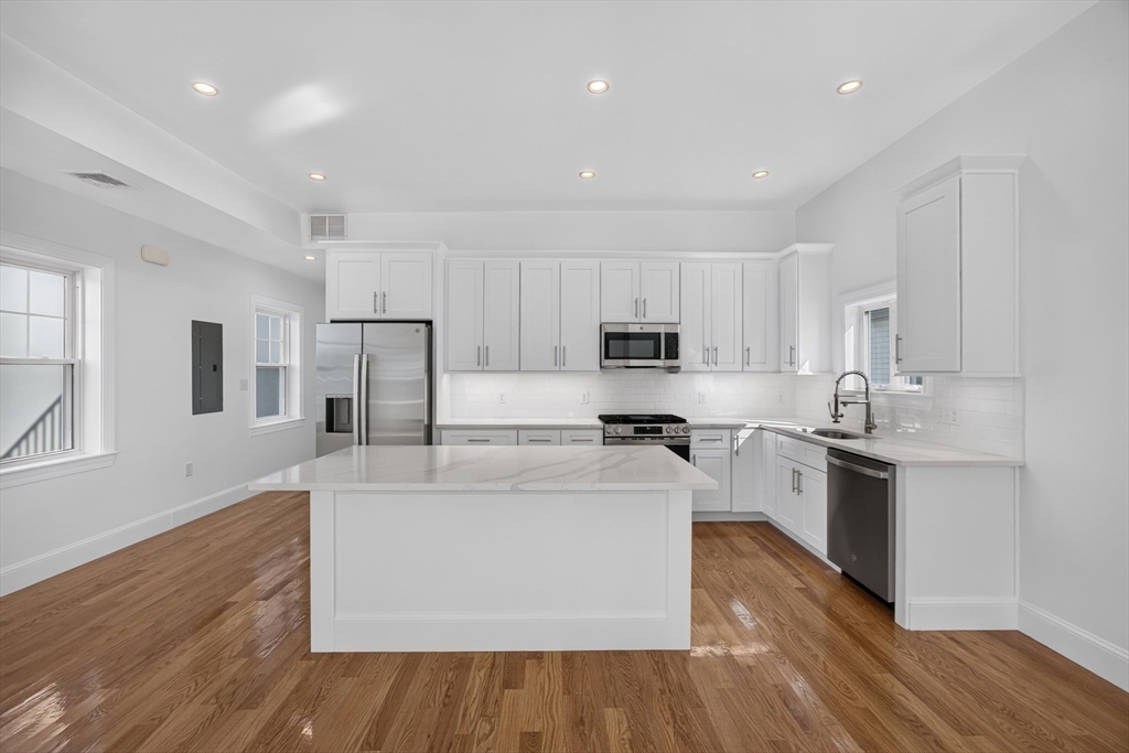 59 Larkin St # 1
