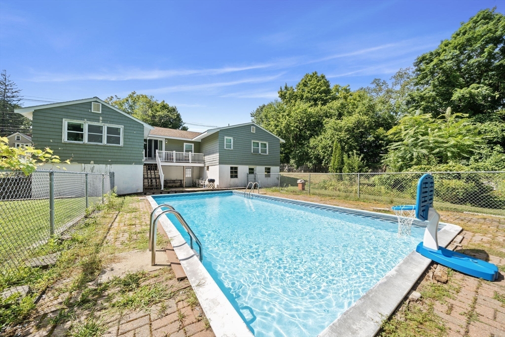 76 Central St